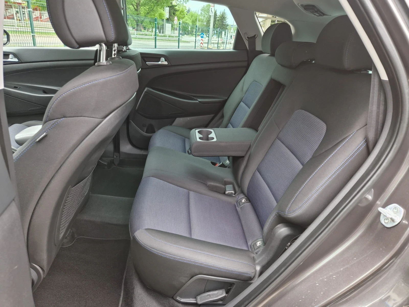 Hyundai Tucson 1.7 CRDI EURO 6B, снимка 11 - Автомобили и джипове - 54373549
