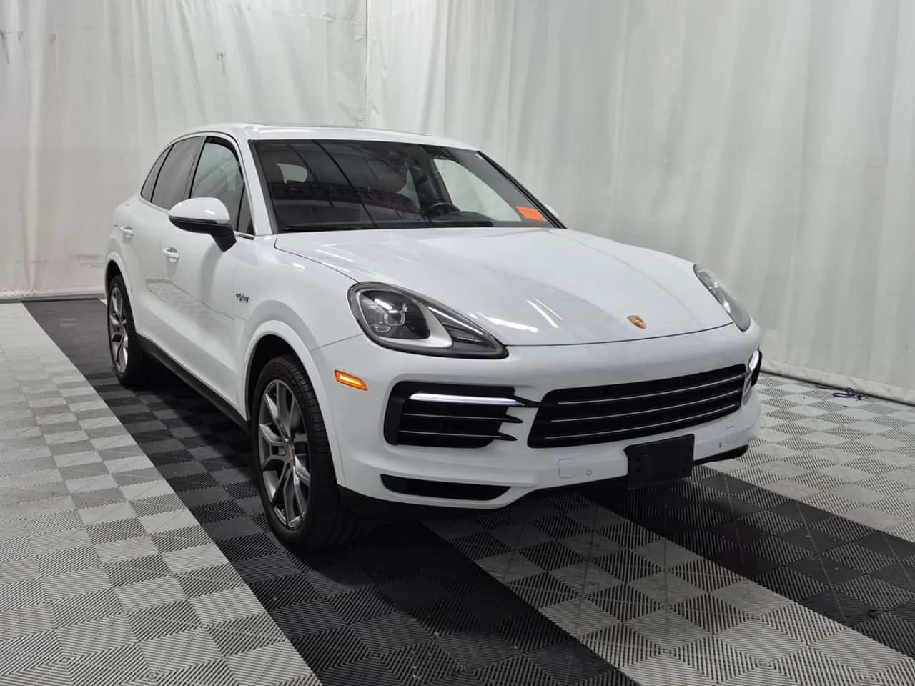 Porsche Cayenne * E HYBRID * CARFAX * От PORSHCE * , снимка 2 - Автомобили и джипове - 54499474