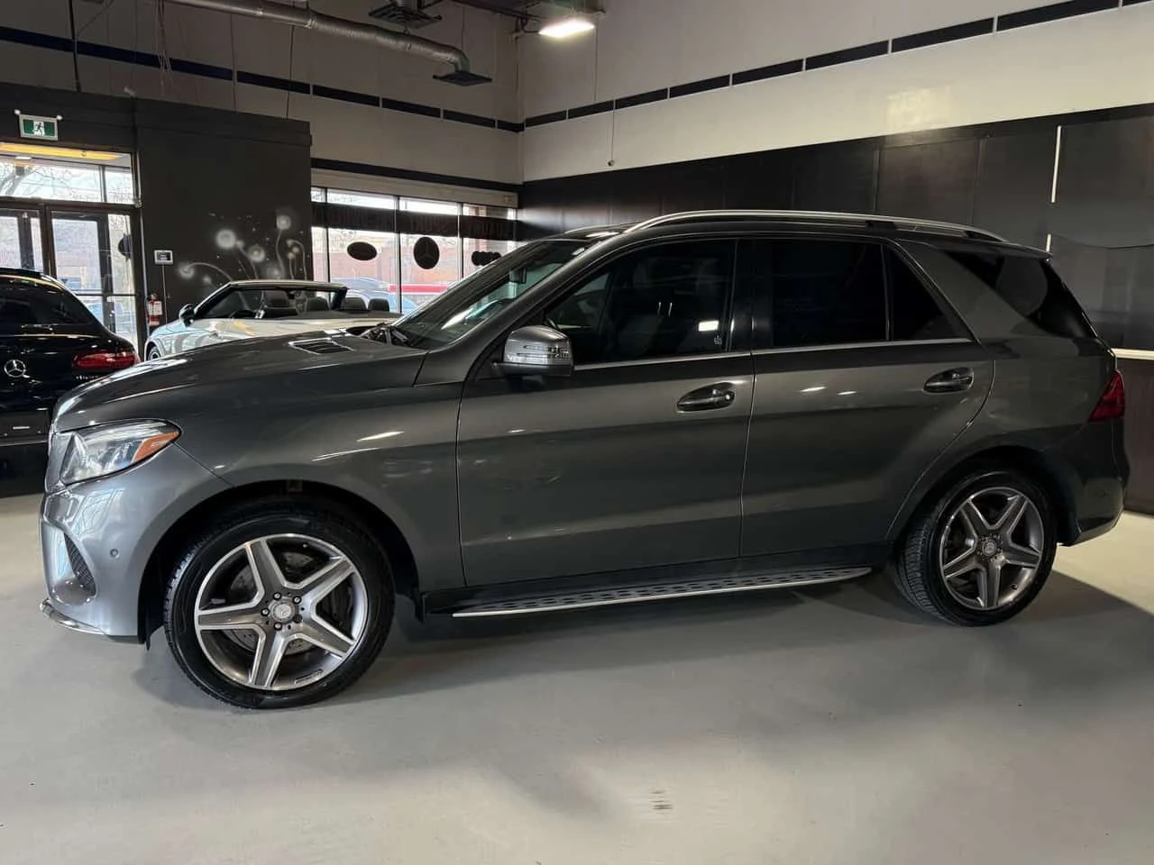 Mercedes-Benz GLE 400 | ФИКСИРАНА ЦЕНА ДО БЪЛГАРИЯ | , снимка 6 - Автомобили и джипове - 54627828