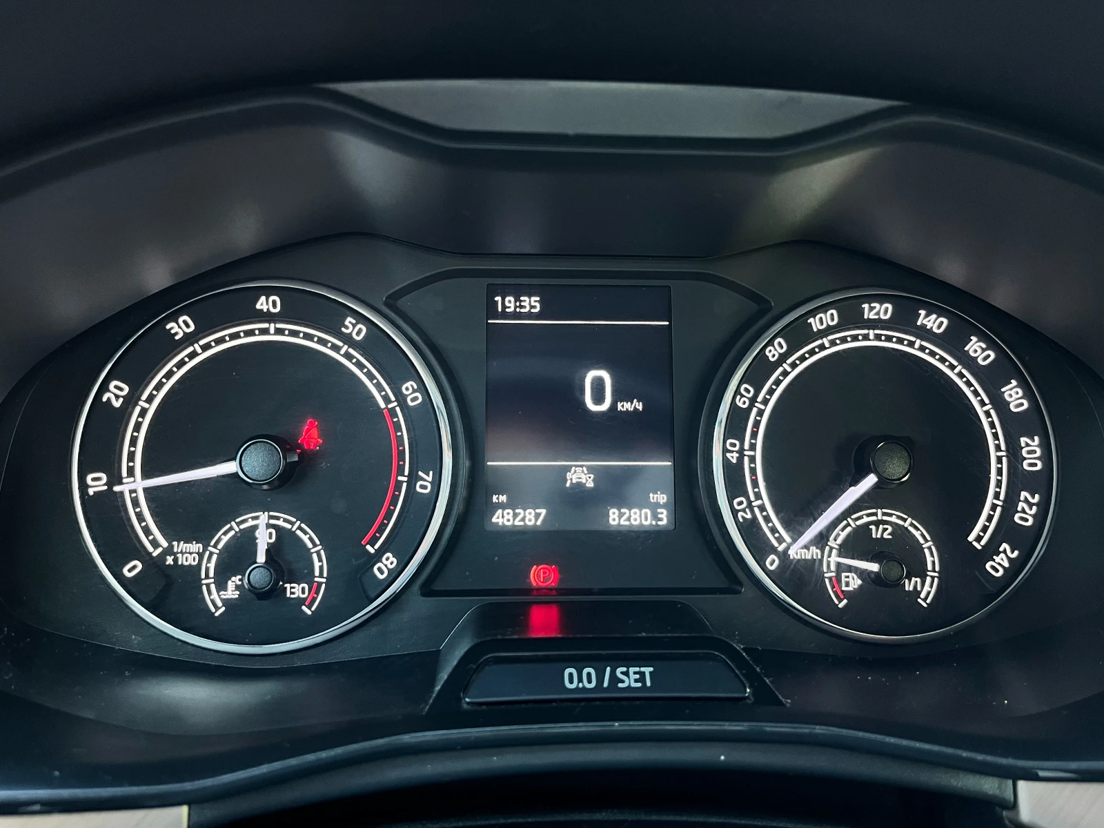 Skoda Kamiq Vision, снимка 14 - Автомобили и джипове - 55236383