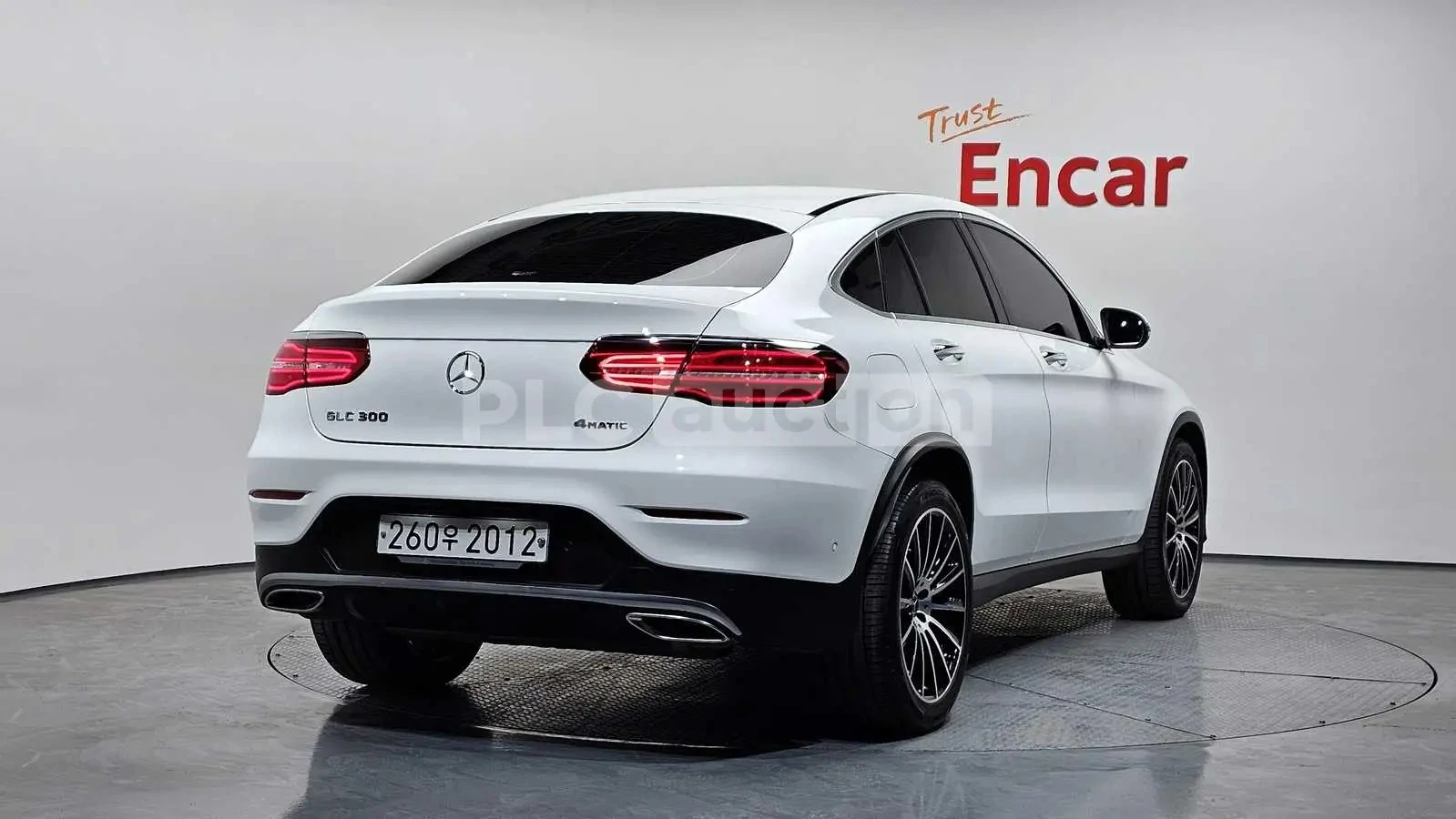 Mercedes-Benz GLC Coupe 300 / DISTRONIC / AMBIENT / BURMESTER / ALCANTARA , снимка 3 - Автомобили и джипове - 55396121