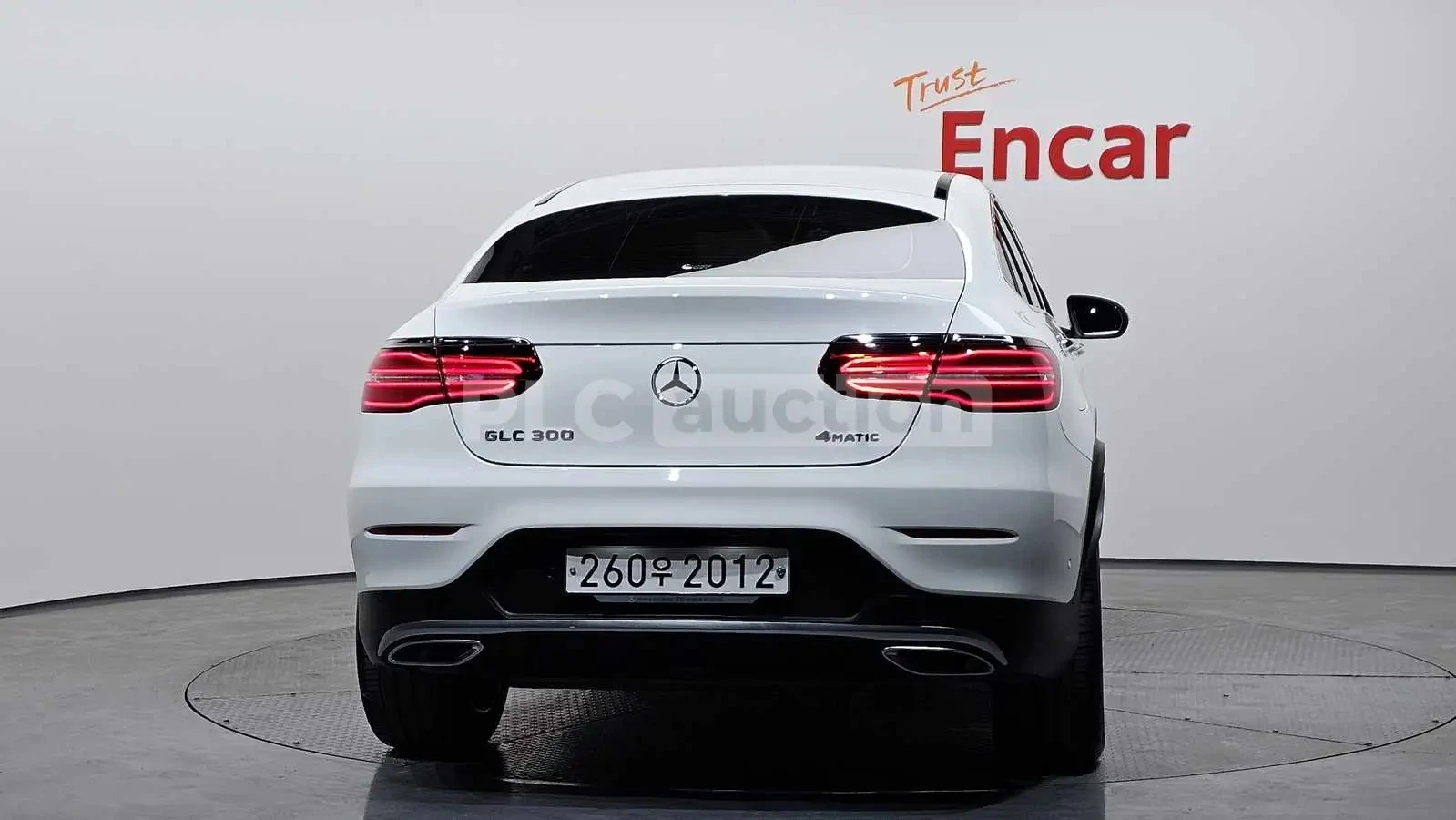 Mercedes-Benz GLC Coupe 300 / DISTRONIC / AMBIENT / BURMESTER / ALCANTARA , снимка 4 - Автомобили и джипове - 55396121