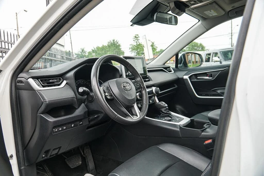 Toyota Rav4 Hybrid XLE AWD, снимка 7 - Автомобили и джипове - 55436027