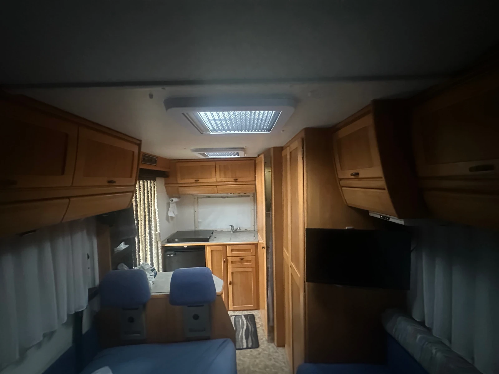 Кемпер HYMER / ERIBA C544, снимка 11 - Каравани и кемпери - 56201079