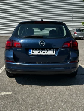 Opel Astra Sports Tourer, снимка 8