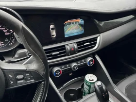 Alfa Romeo Giulia * Quadrifoglio * CARFAX * ОПЦИЯ ЗА ФИНАНСИРАНЕ, снимка 9