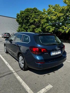 Opel Astra Sports Tourer, снимка 5