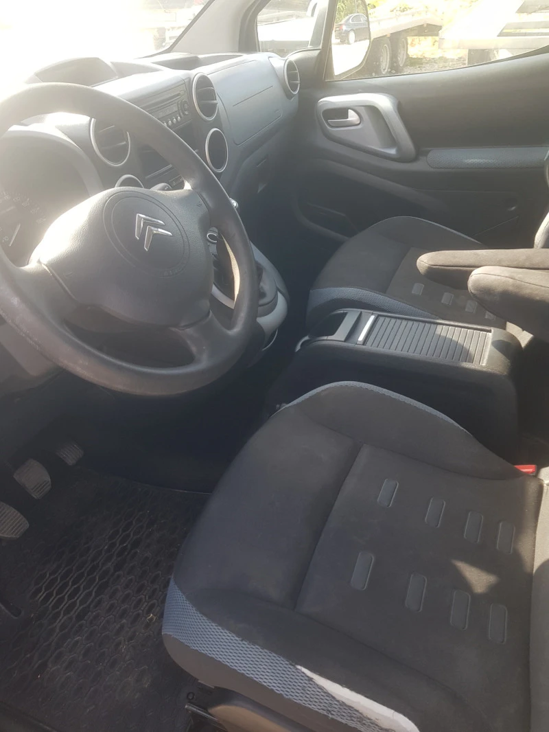 Citroen Berlingo 1.6HDI, снимка 7 - Автомобили и джипове - 45204482