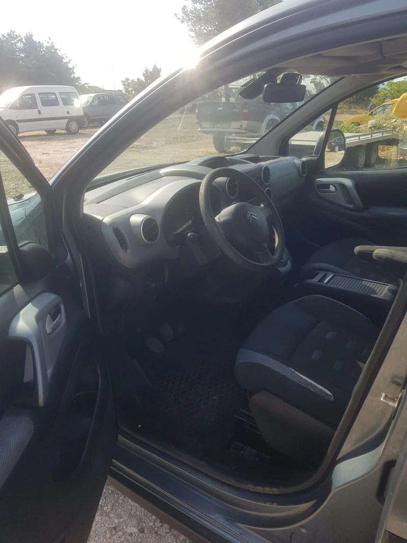 Citroen Berlingo 1.6HDI, снимка 3 - Автомобили и джипове - 48307345