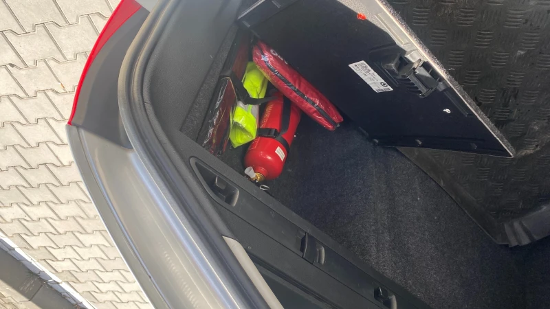 Skoda Superb 2.0 TDI, снимка 10 - Автомобили и джипове - 52421698