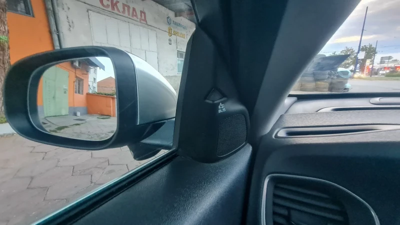 Volvo V60 V60/D5/R DESIGN/swisss/4х4/FULL, снимка 8 - Автомобили и джипове - 52346972