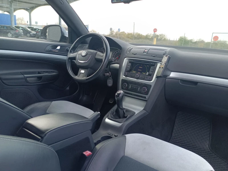 Skoda Octavia 2.0 TDI VRS , снимка 7 - Автомобили и джипове - 52657221
