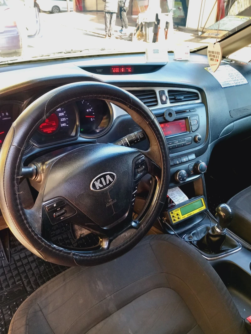 Kia Ceed, снимка 3 - Автомобили и джипове - 52707918
