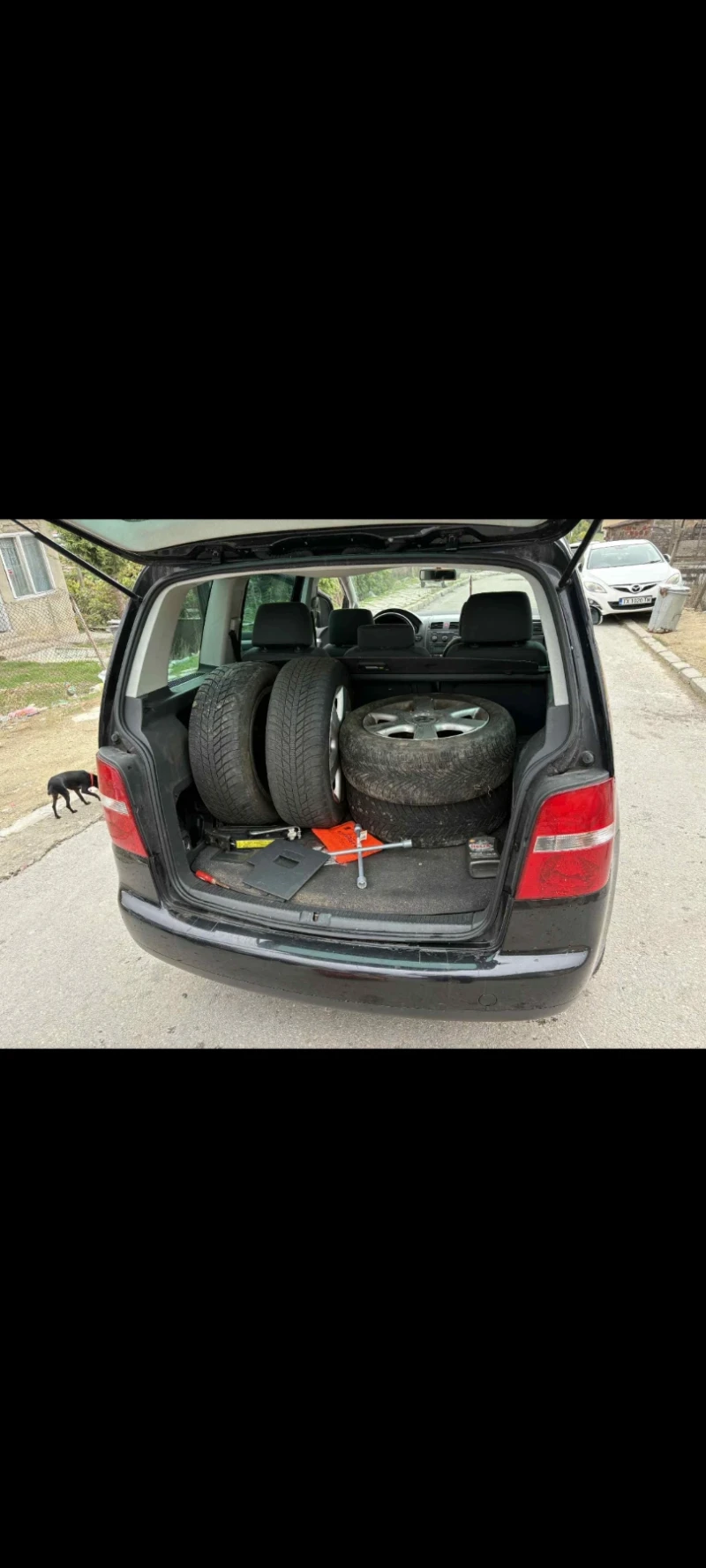 VW Touran, снимка 4 - Автомобили и джипове - 52714278