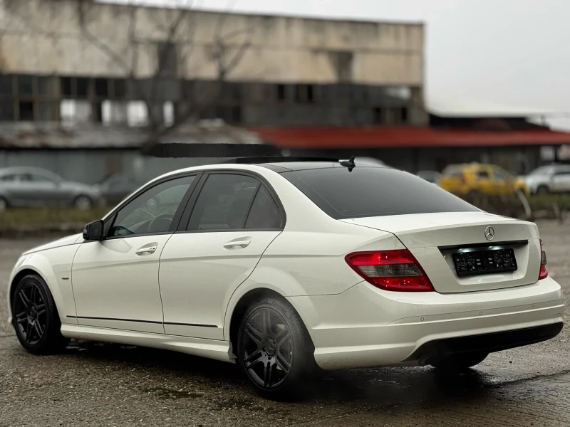 Mercedes-Benz C 180 KOMPRESSOR/AMG/ПАНОРАМА, снимка 3 - Автомобили и джипове - 53012913