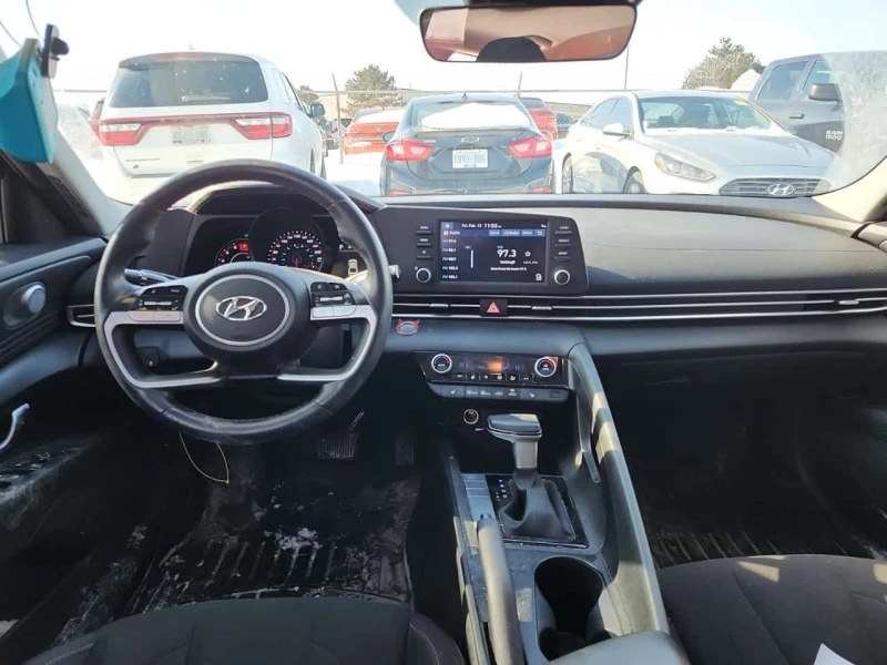 Hyundai Elantra * 4D SEDAN AT | PREFERRED SUN & * CARFAX * ЦЕНА ДО, снимка 6 - Автомобили и джипове - 53592395