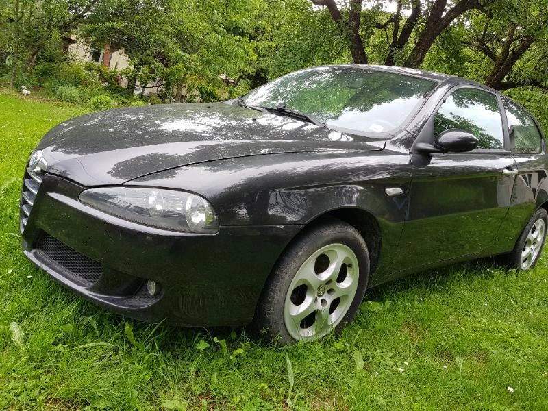 Alfa Romeo 147 1.6 i, снимка 2 - Автомобили и джипове - 47081671