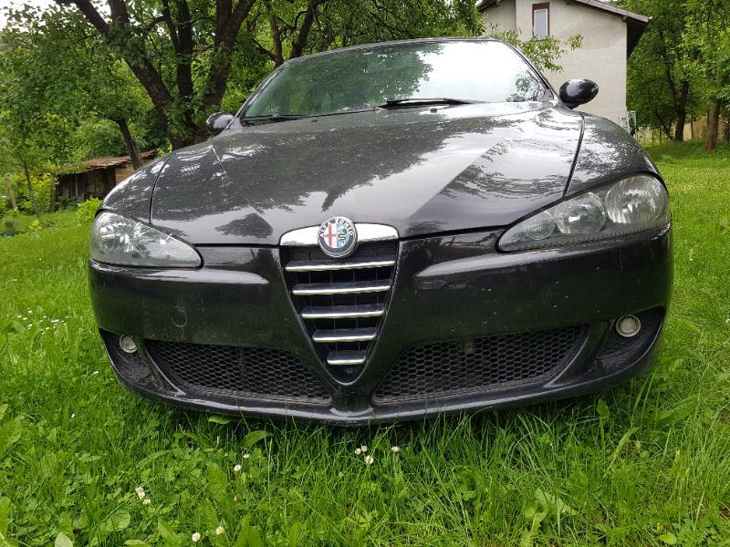 Alfa Romeo 147 1.6 i, снимка 1 - Автомобили и джипове - 45694528