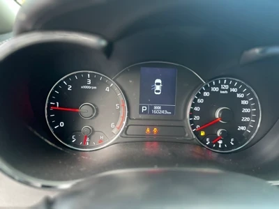 Kia K3 1.6 crdi, снимка 5 - Автомобили и джипове - 54931140