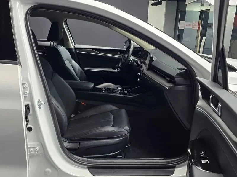 Kia K5, снимка 11 - Автомобили и джипове - 56690452