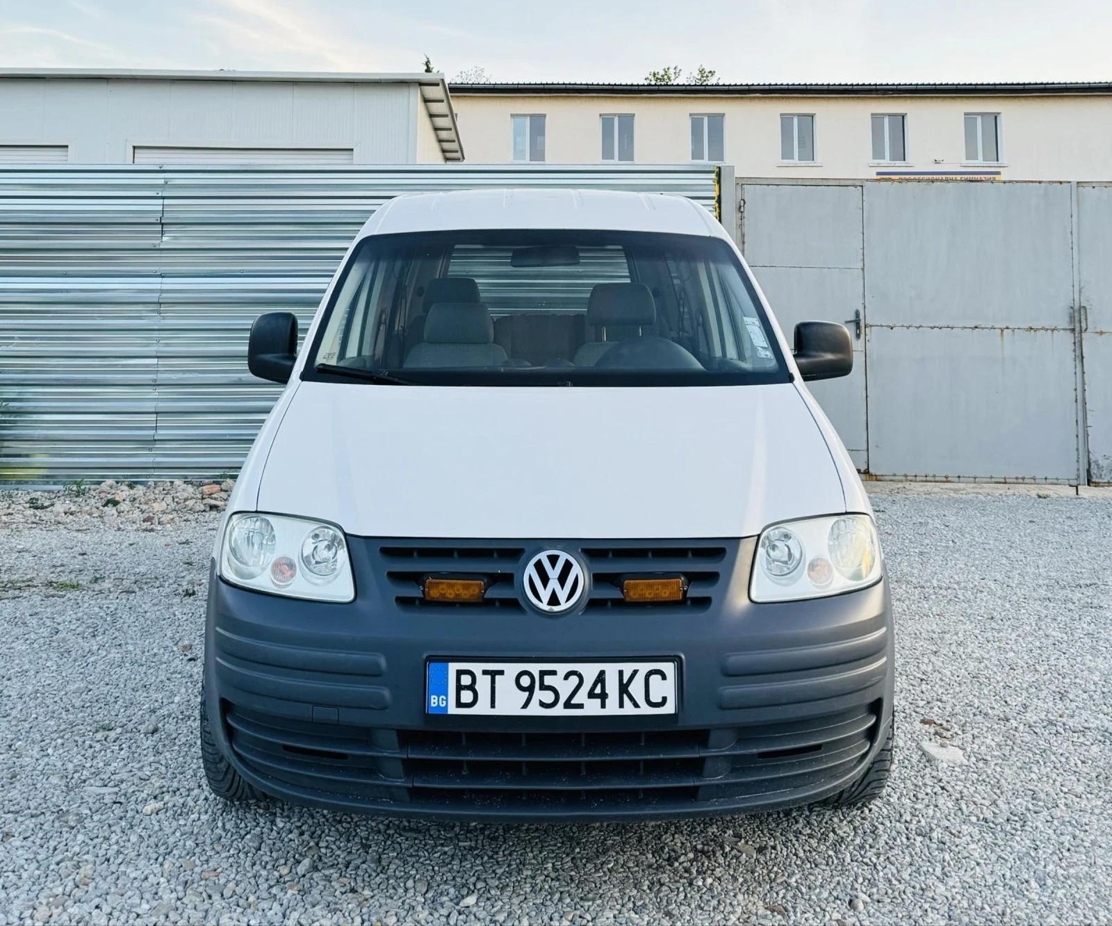 VW Caddy 5 МЕСТА - изображение 2