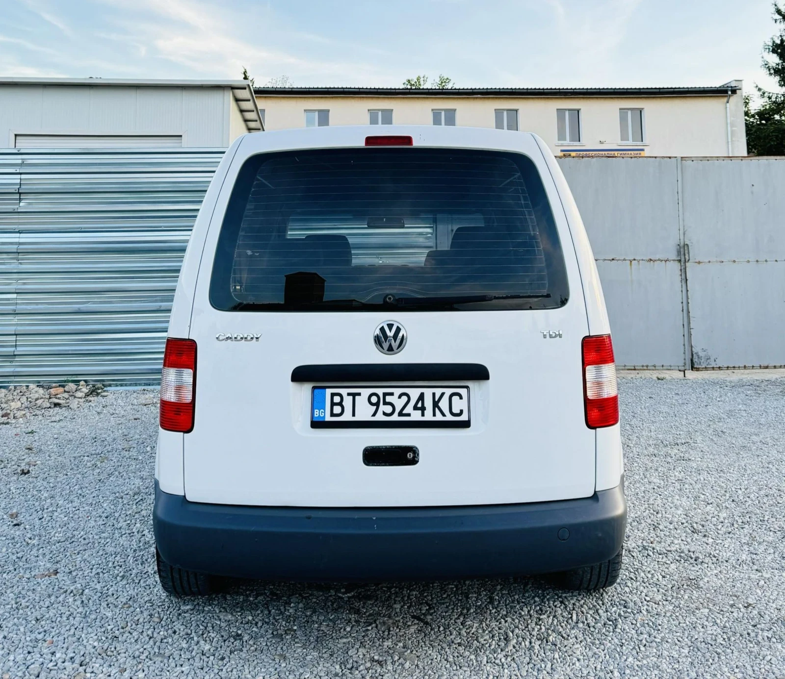 VW Caddy 5 МЕСТА - изображение 8