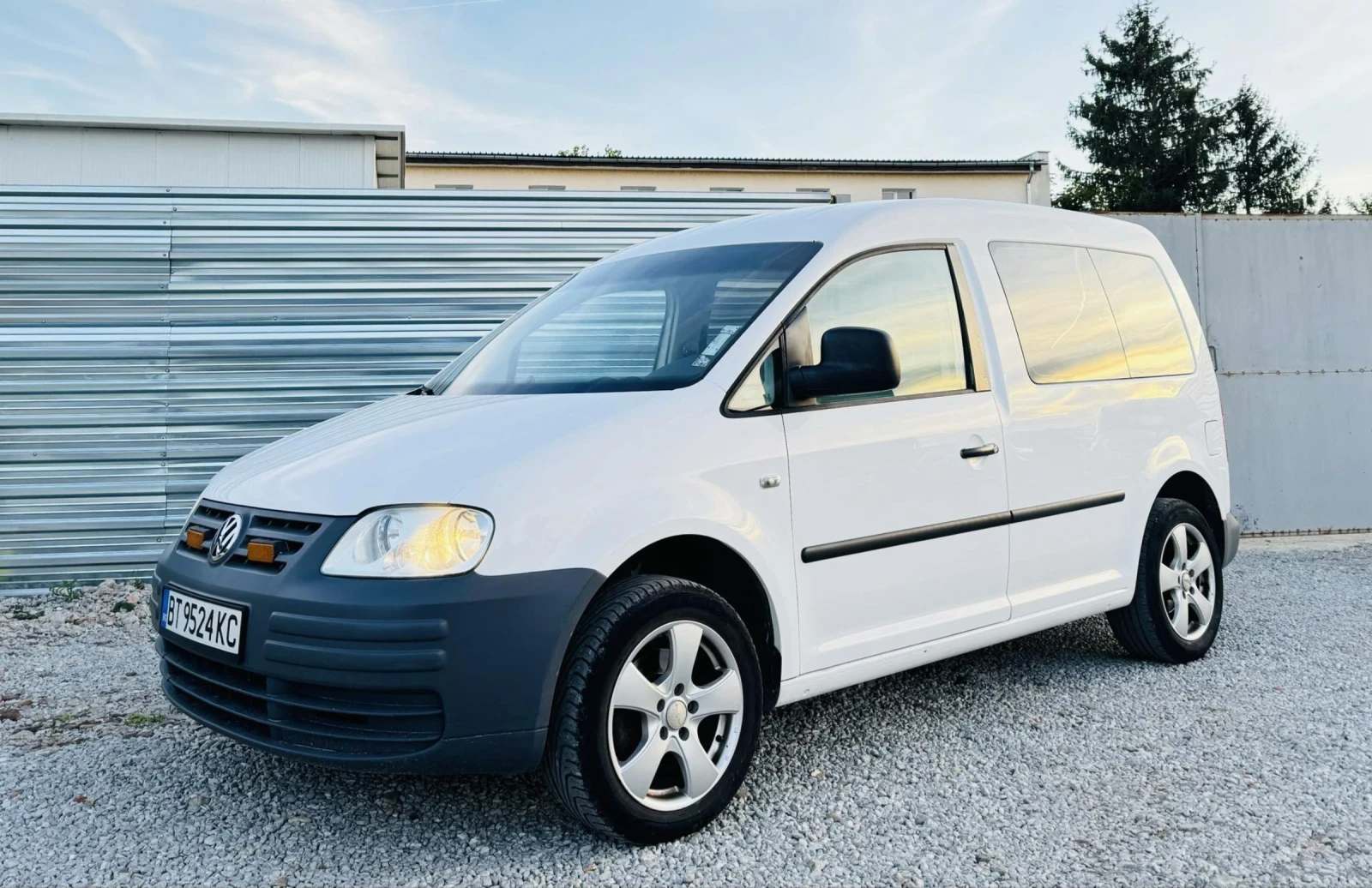 VW Caddy 5 МЕСТА - [1] 