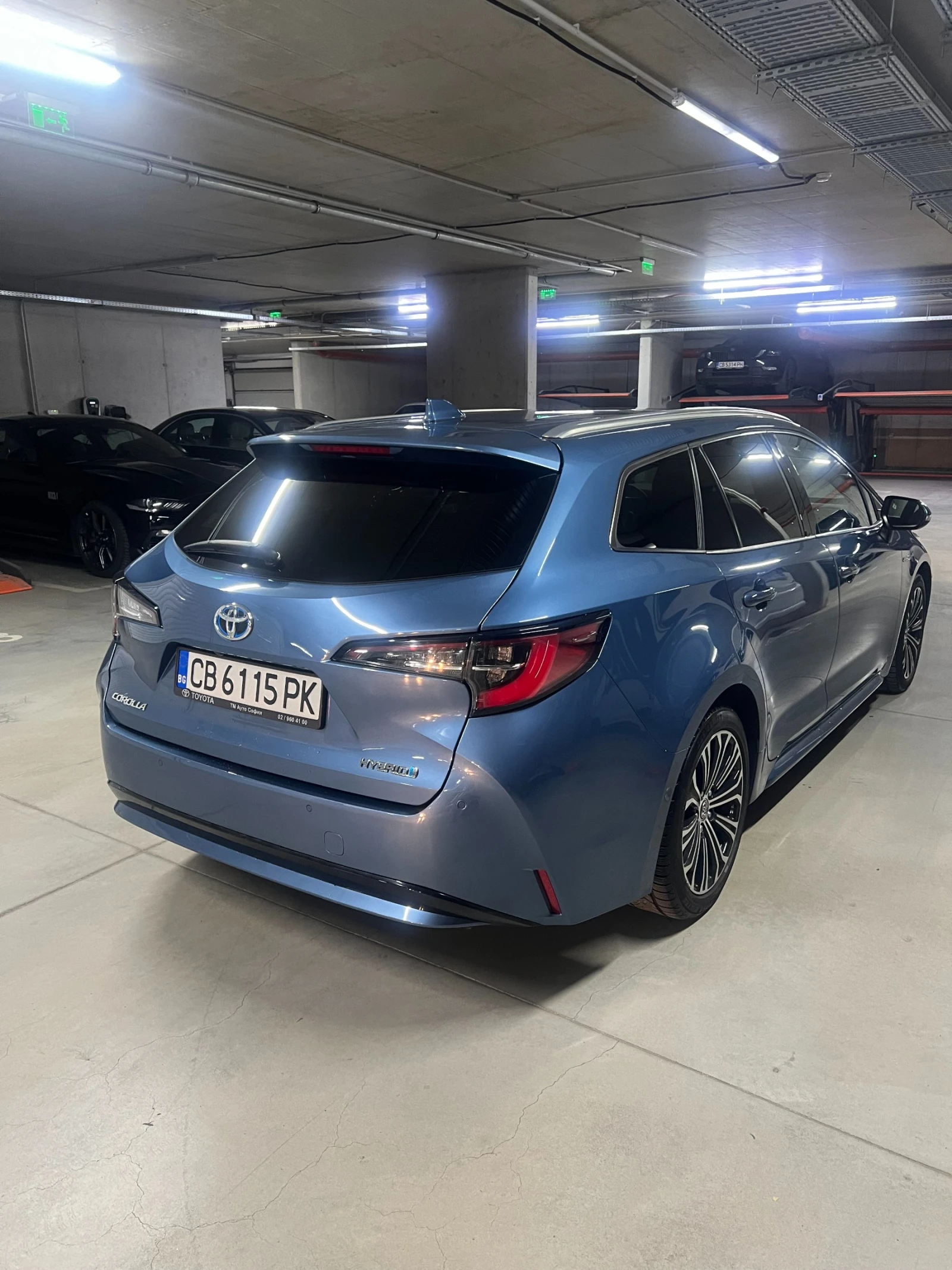 Toyota Corolla TS 1.8 HSD Luxury e-CVT - изображение 7