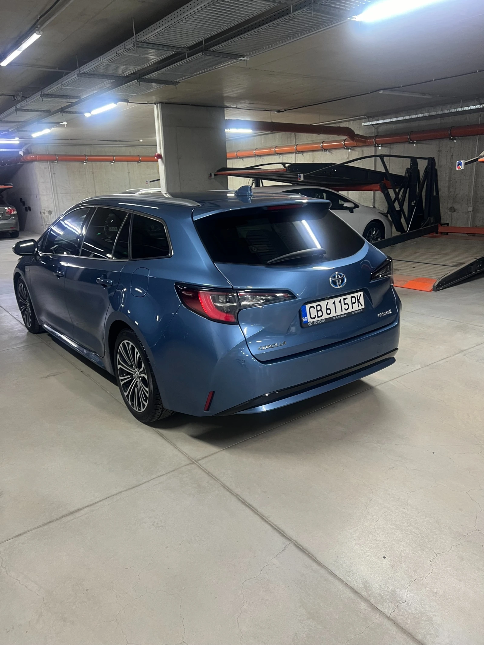 Toyota Corolla TS 1.8 HSD Luxury e-CVT - изображение 6