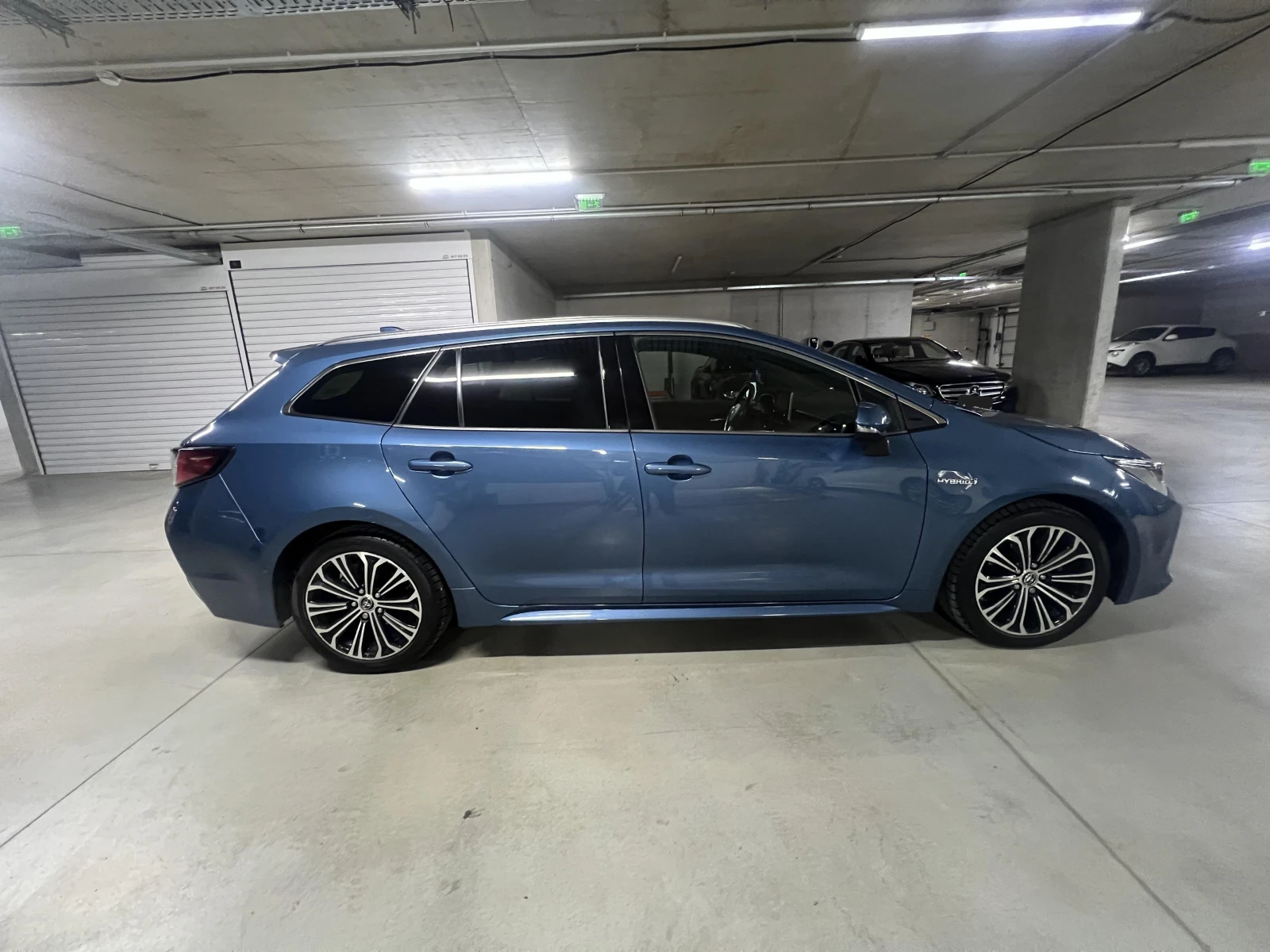 Toyota Corolla TS 1.8 HSD Luxury e-CVT - изображение 3