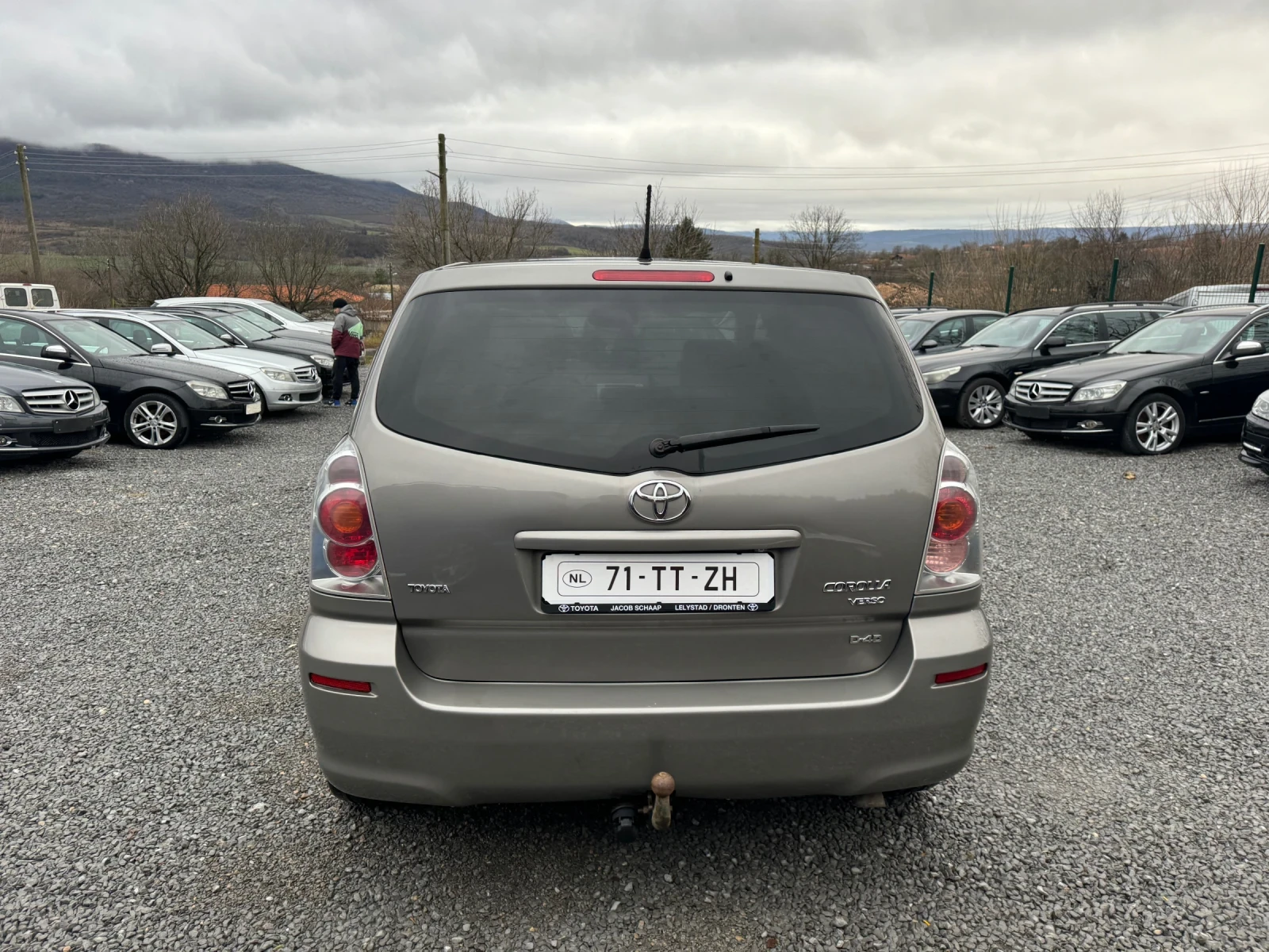 Toyota Corolla 2.0 D4D 7-местна  - изображение 6