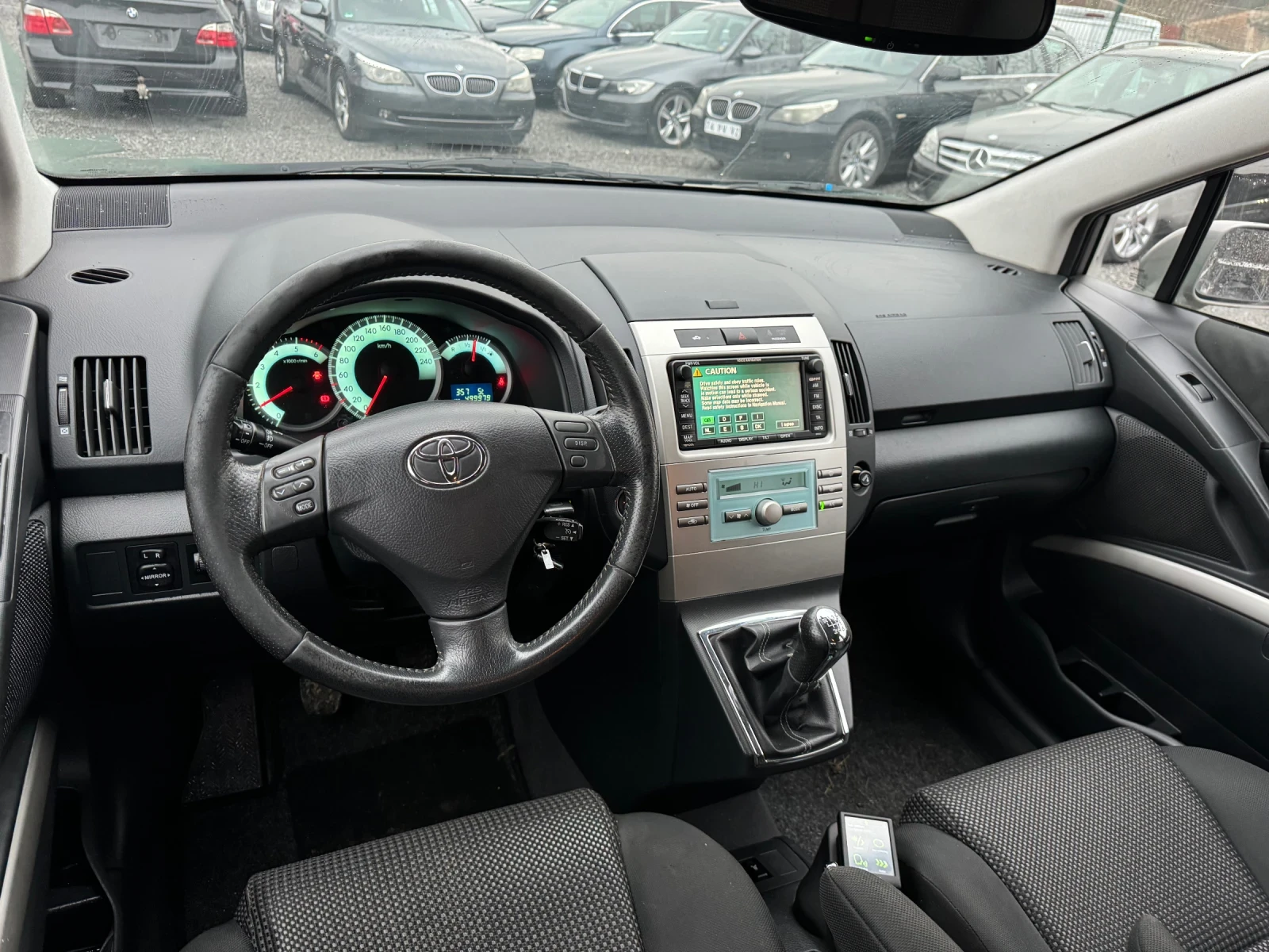 Toyota Corolla 2.0 D4D 7-местна  - изображение 9