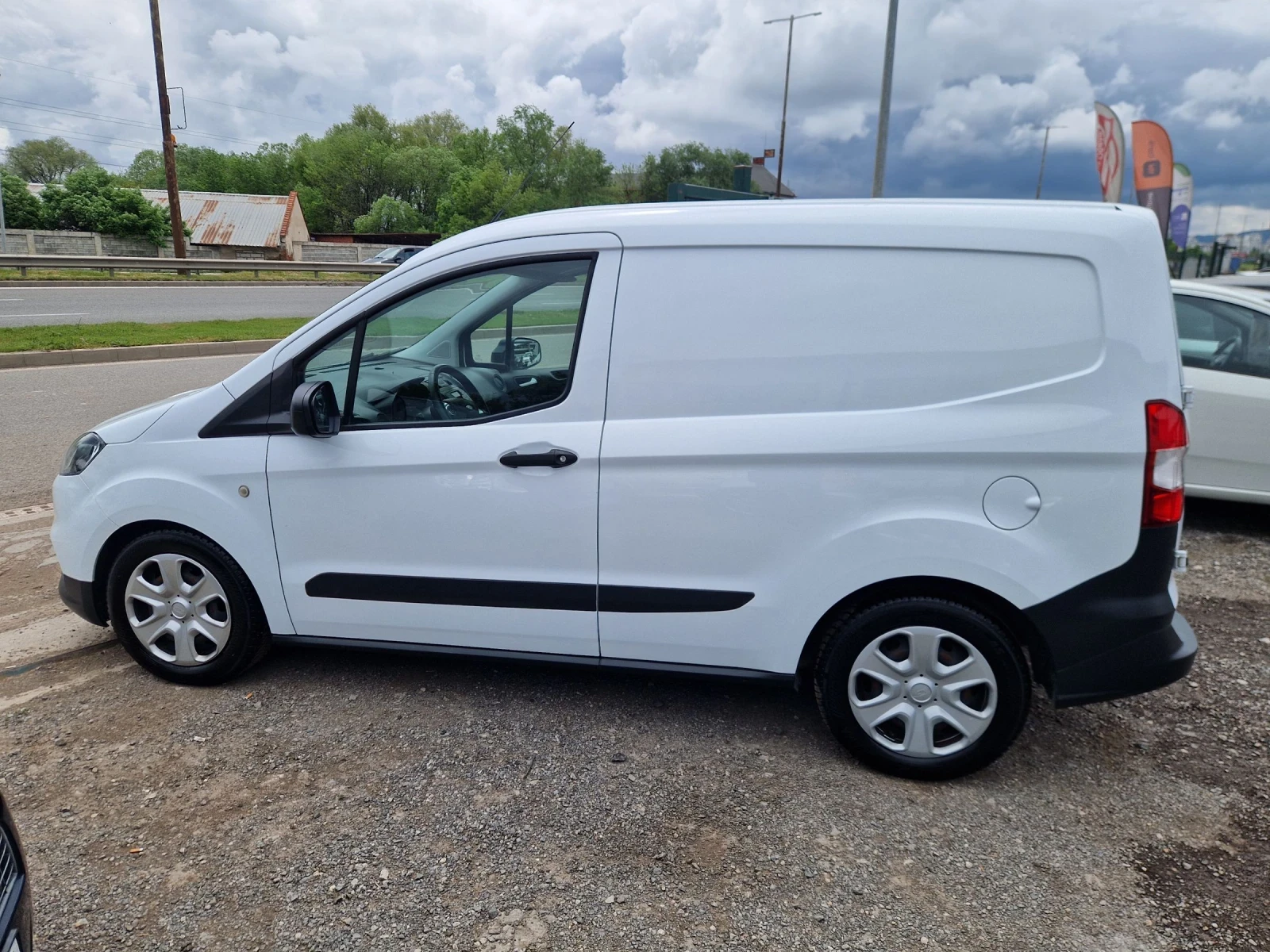 Ford Courier 1.5HDI 75PS.EVRO 6 ITALIA, снимка 5 - Автомобили и джипове - 48404550