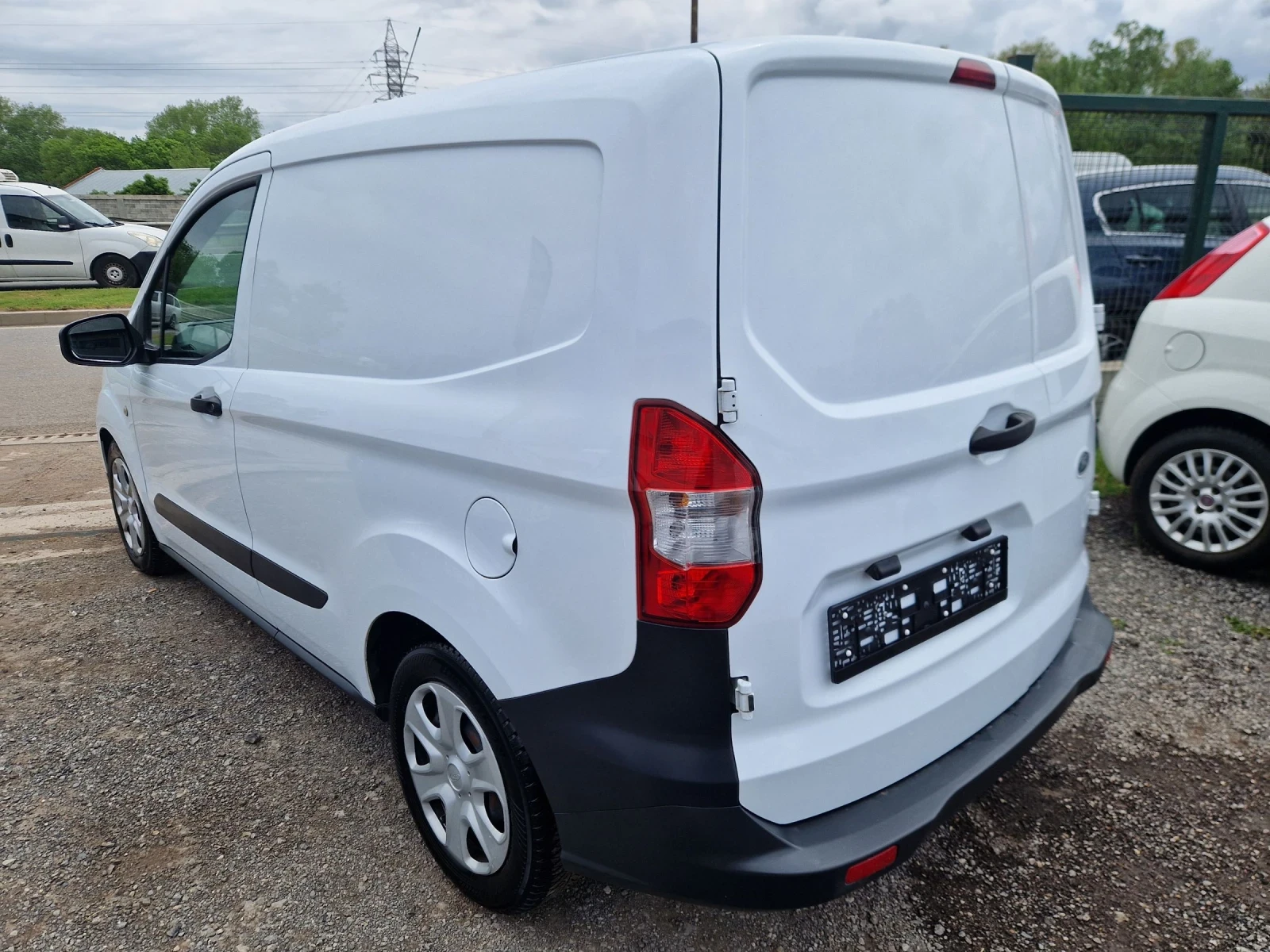 Ford Courier 1.5HDI 75PS.EVRO 6 ITALIA, снимка 4 - Автомобили и джипове - 48404550