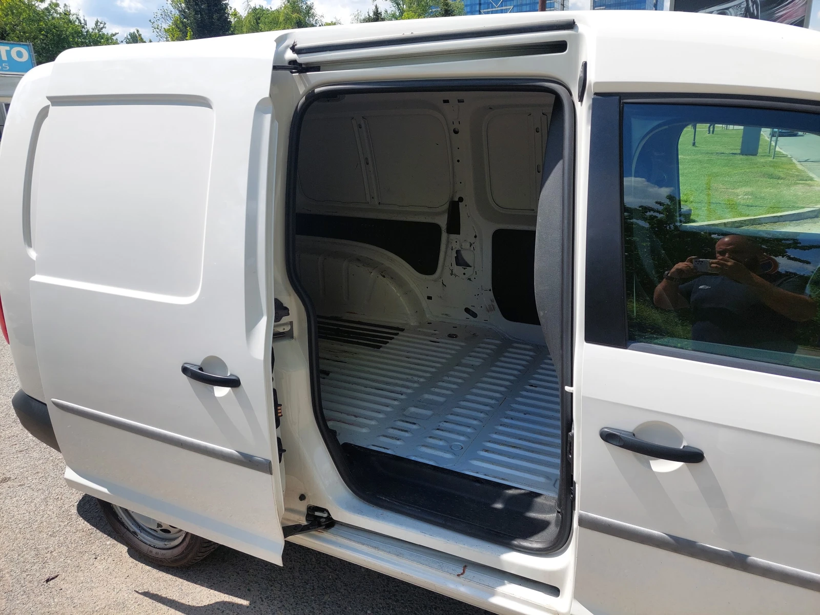 VW Caddy MAXI 2, 0TDI 150ps DSG 6 | Mobile.bg   12