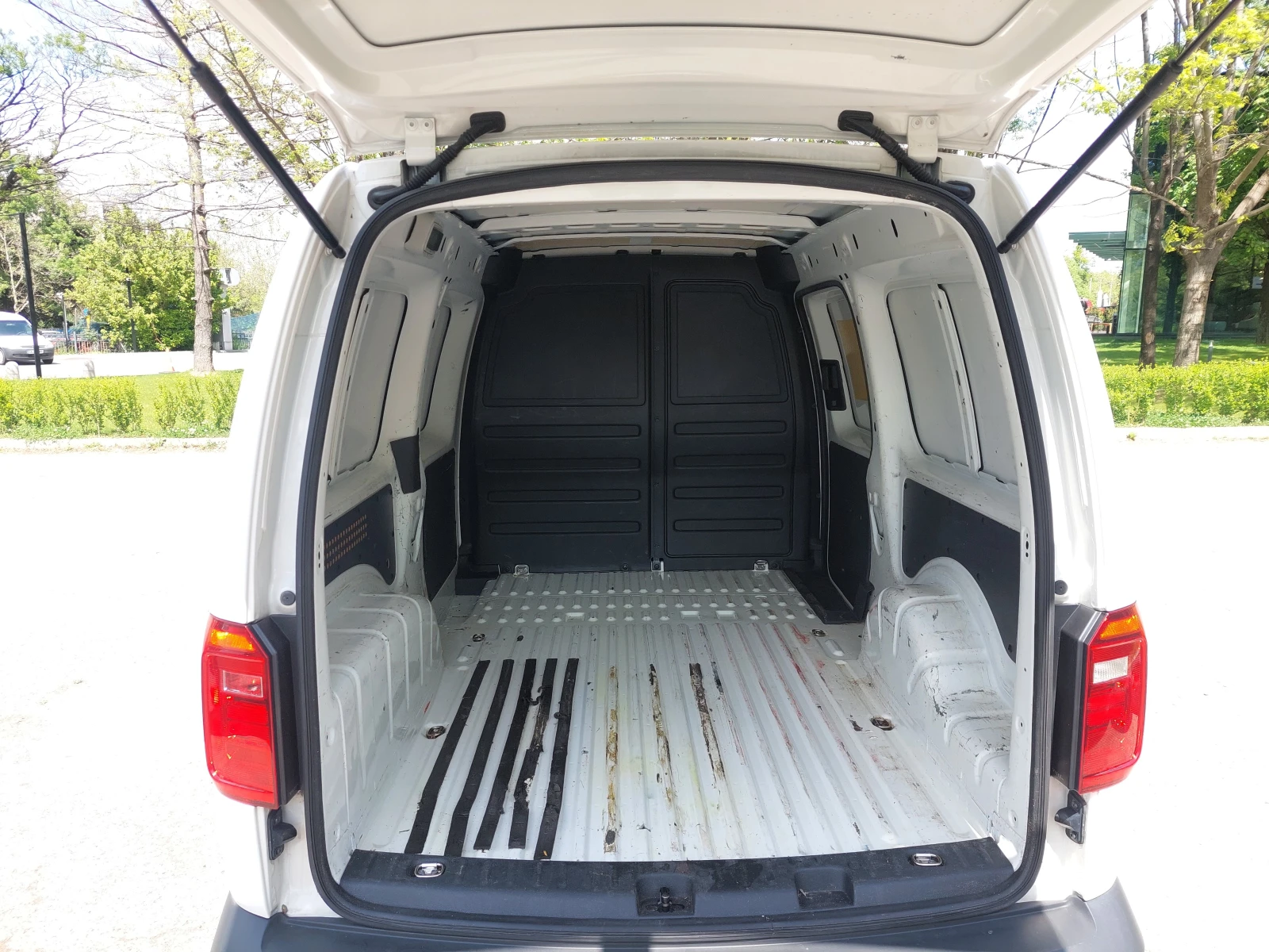 VW Caddy MAXI 2, 0TDI 150ps DSG 6 | Mobile.bg   11