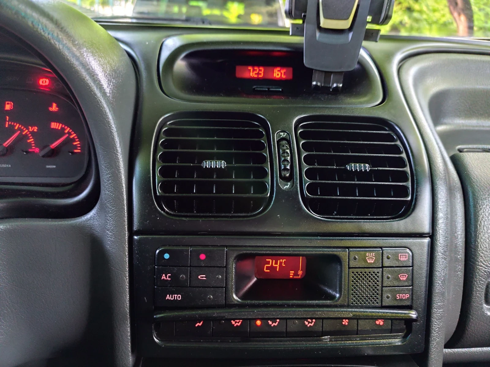 Renault Laguna 1.8i - изображение 9