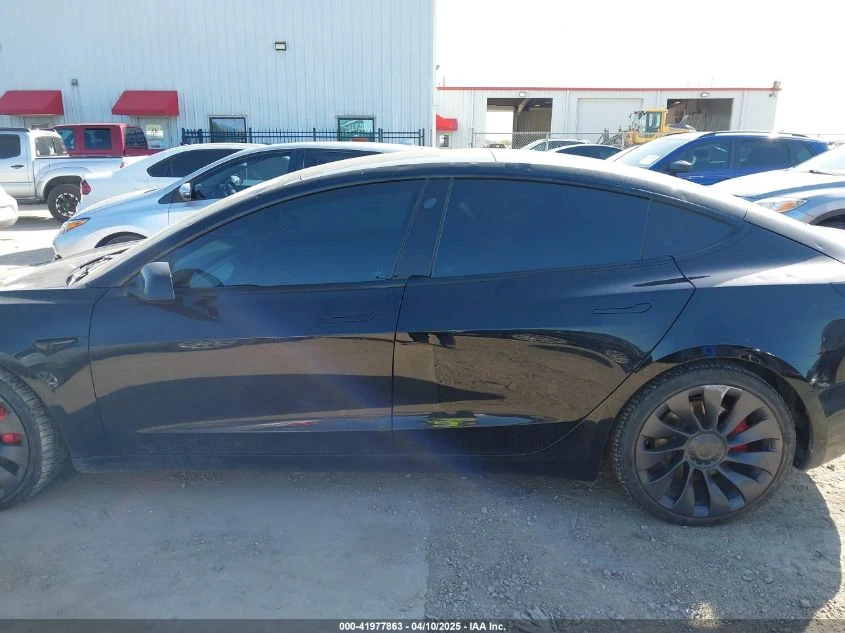 Tesla Model 3 U  U UX All Wheel Drive - изображение 6