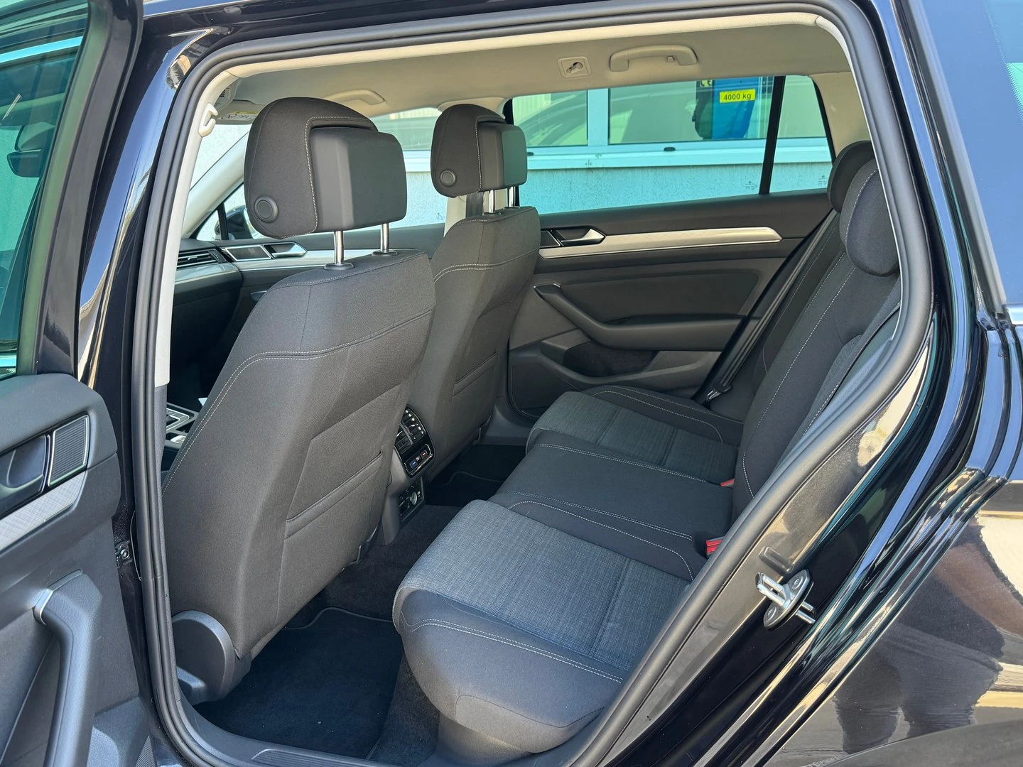 VW Passat Business 2.0 TDI SCR DSG - изображение 5