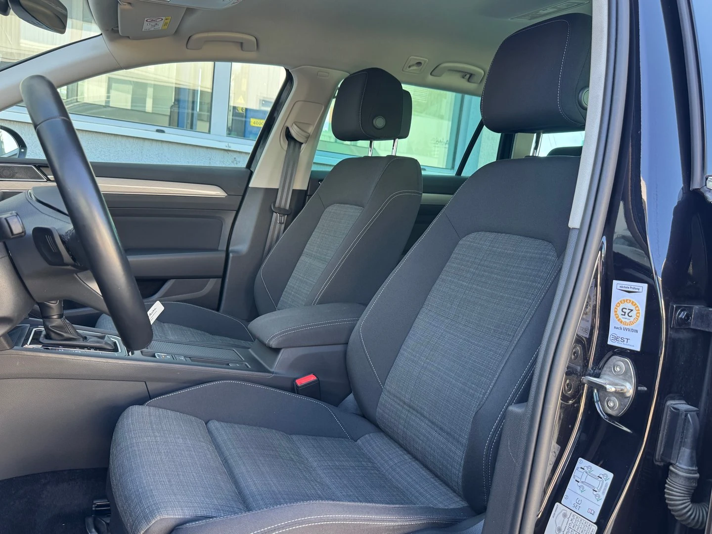 VW Passat Business 2.0 TDI SCR DSG - изображение 7