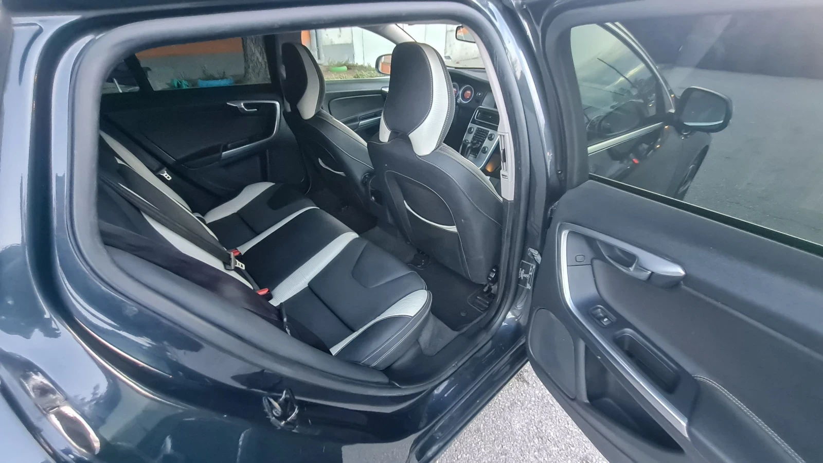 Volvo V60 V60/D5/R'DESIGN/swisss/4х4/FULL - изображение 7