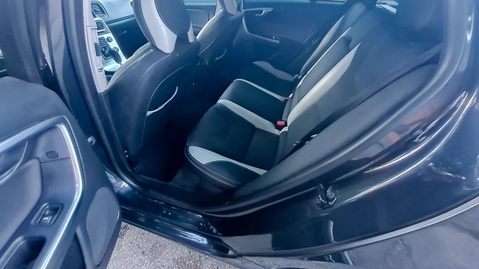 Volvo V60 V60/D5/R'DESIGN/swisss/44/FULL | Mobile.bg   13