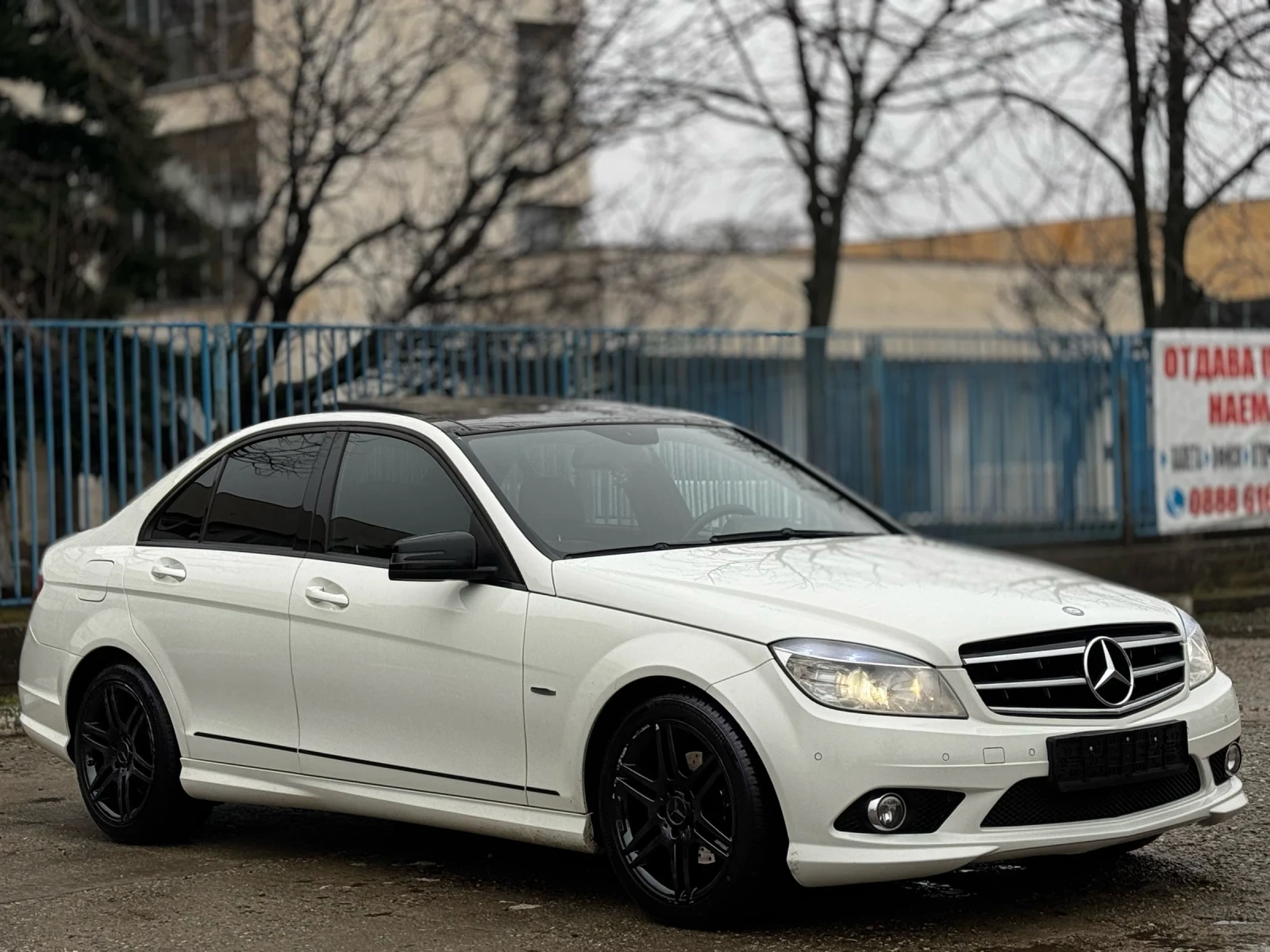 Mercedes-Benz C 180 KOMPRESSOR/AMG/ПАНОРАМА - изображение 7