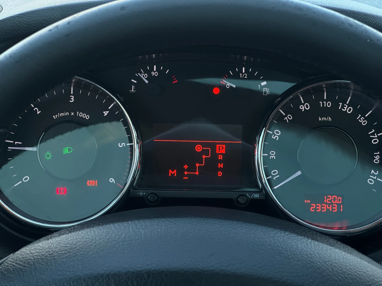 Peugeot 5008 2.0 HDi 163 к.с.   7 места   Автоматик   2010 г., снимка 15 - Автомобили и джипове - 53709674