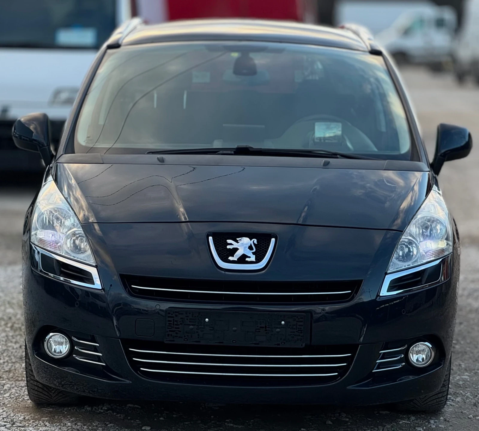 Peugeot 5008 2.0 HDi 163 к.с.   7 места   Автоматик   2010 г., снимка 2 - Автомобили и джипове - 53709674