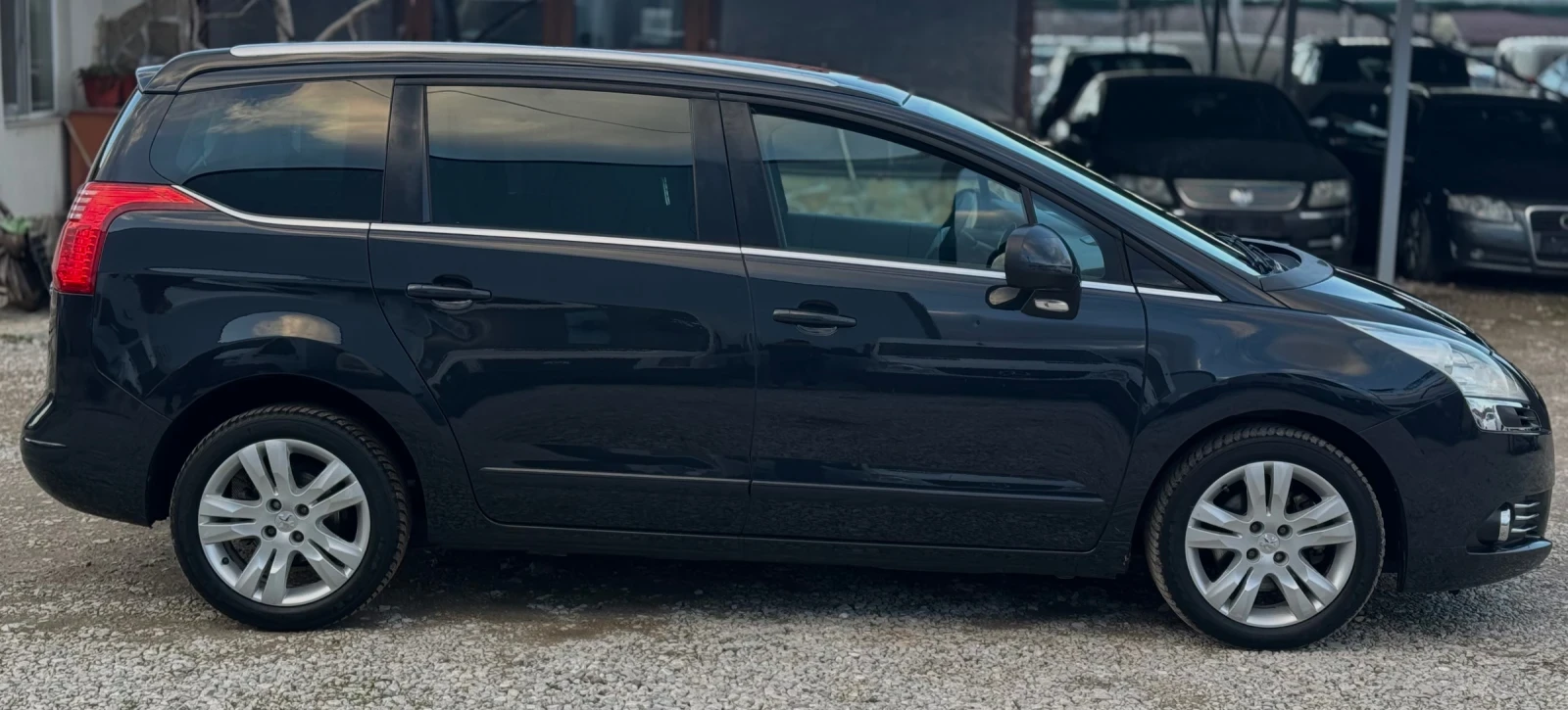 Peugeot 5008 2.0 HDi 163 к.с.   7 места   Автоматик   2010 г., снимка 7 - Автомобили и джипове - 53709674