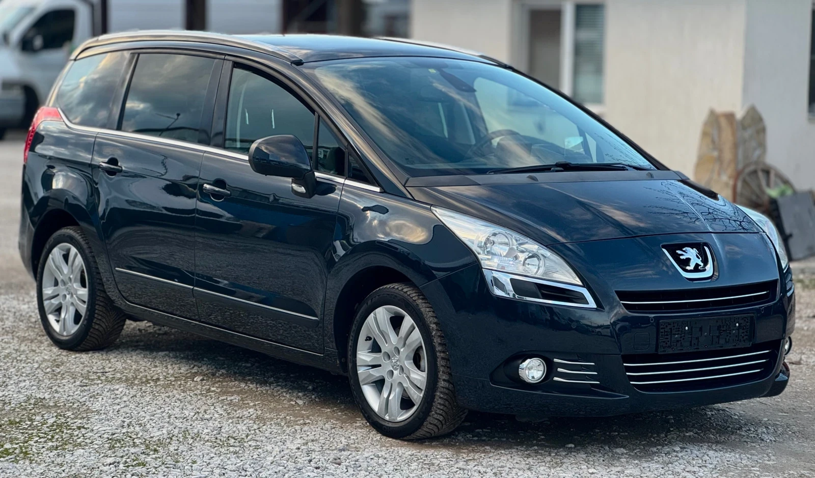 Peugeot 5008 2.0 HDi 163 к.с.   7 места   Автоматик   2010 г.