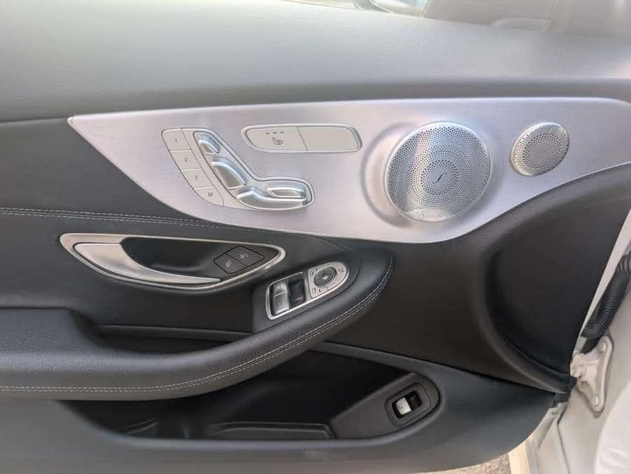 Mercedes-Benz C 300 * CARFAX * ЦЕНА ДО БГ, снимка 15 - Автомобили и джипове - 53962441