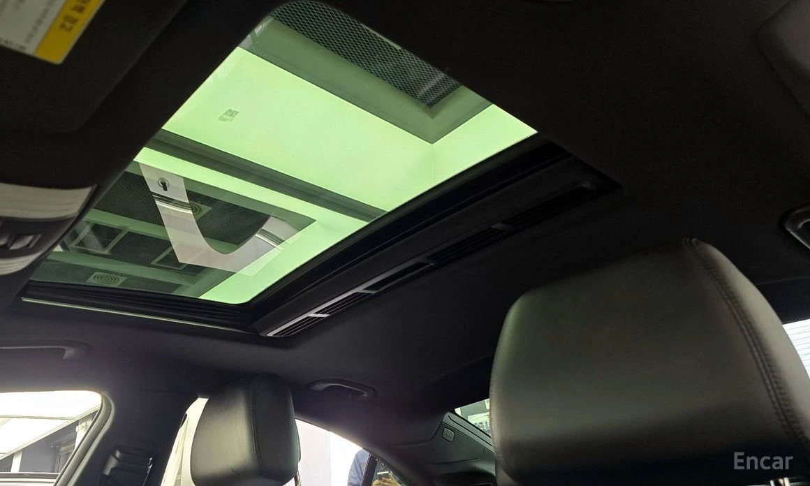 Mercedes-Benz CLS 63 AMG CARBON* HARMAN KARDON* ГЕНЕРАЦИЯ* SOFT* ОБДУХВАНЕ*, снимка 14 - Автомобили и джипове - 54126563