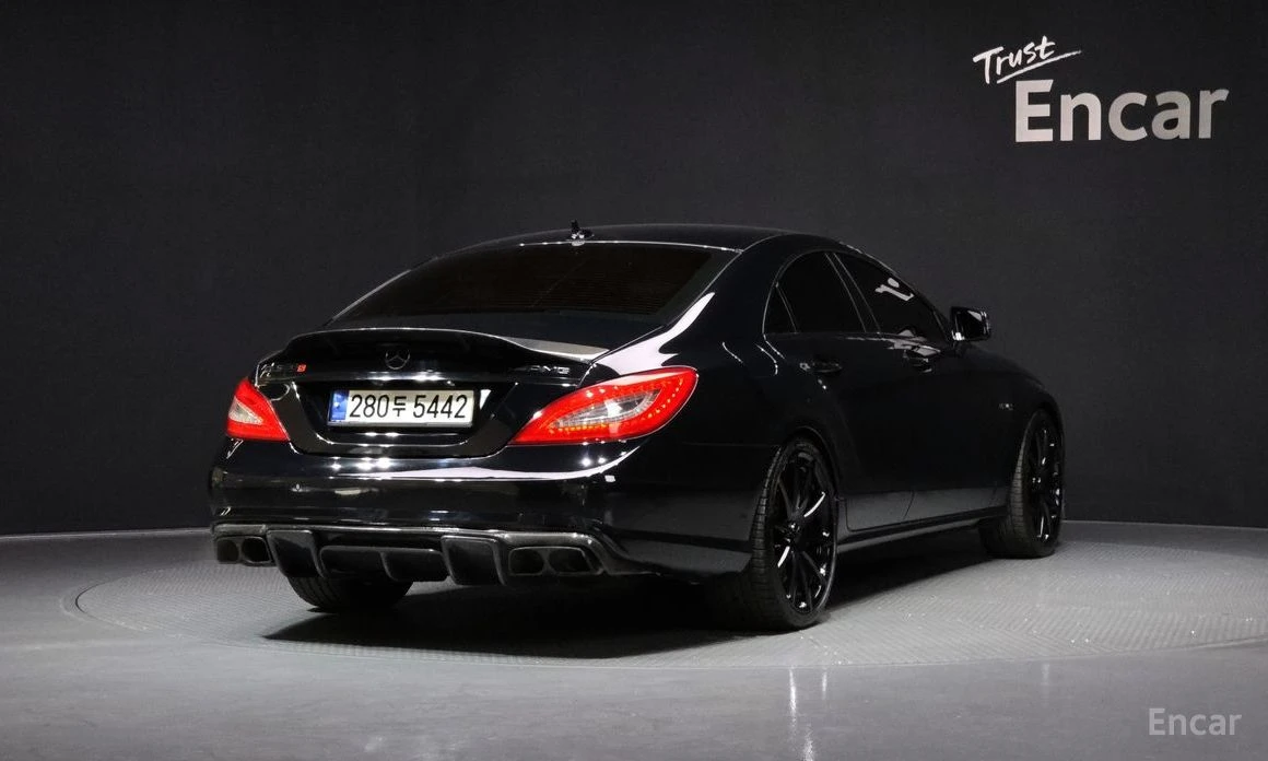 Mercedes-Benz CLS 63 AMG CARBON* HARMAN KARDON* ГЕНЕРАЦИЯ* SOFT* ОБДУХВАНЕ*, снимка 3 - Автомобили и джипове - 54126563